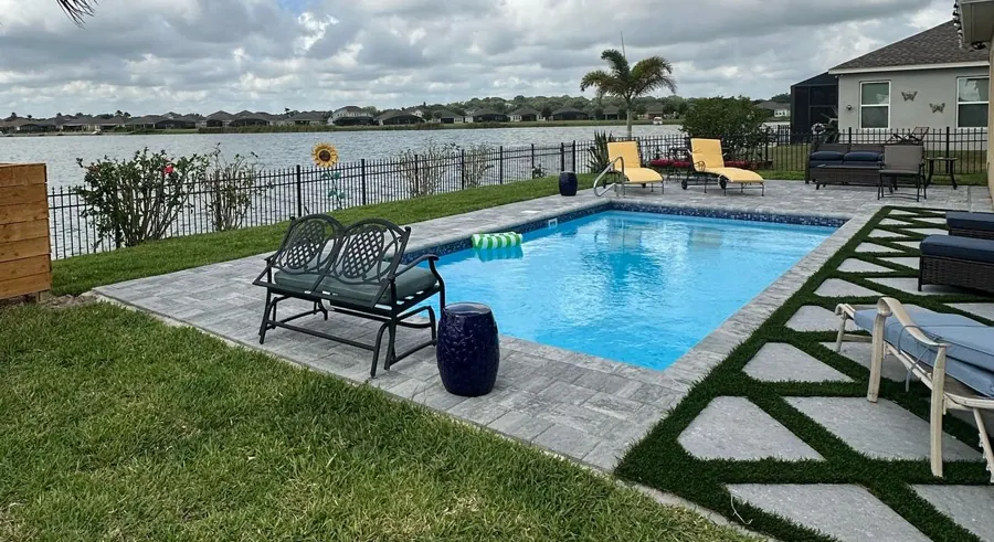 Miami fiberglass pool installed by Homery