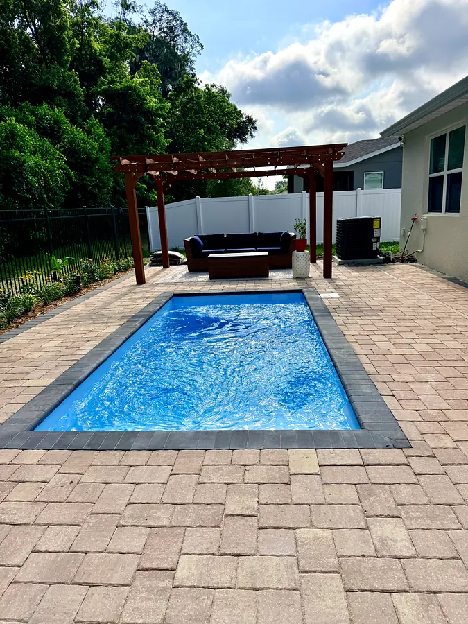 Pronta, com o pergolado, piscina Key West K5 em DeLand, FL