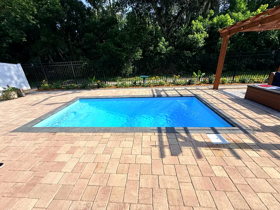 Pronta, com o pergolado, piscina Key West K5 em DeLand, FL